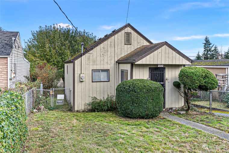 Photo of 2110 Trenton Ave Bremerton, WA 98310