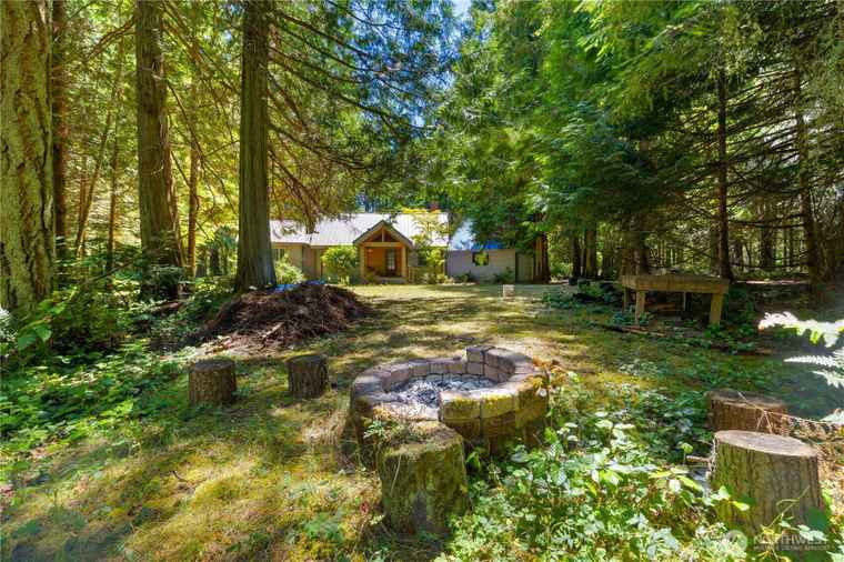 Photo of 3330 Solitude Pl Clinton, WA 98236