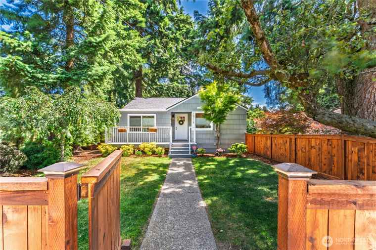 Photo of 16718 Linden Ave N Shoreline, WA 98133