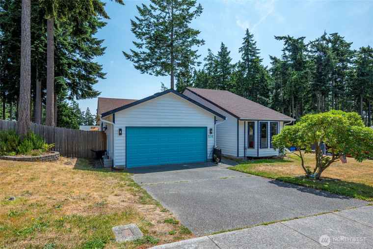 Photo of 538 NW Ensign Dr Oak Harbor, WA 98277