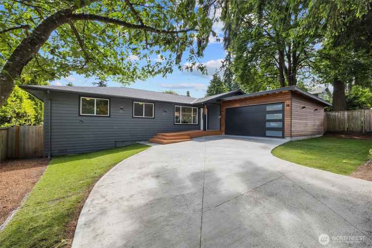 Photo of 15922 84th Ave NE Kenmore, WA 98028