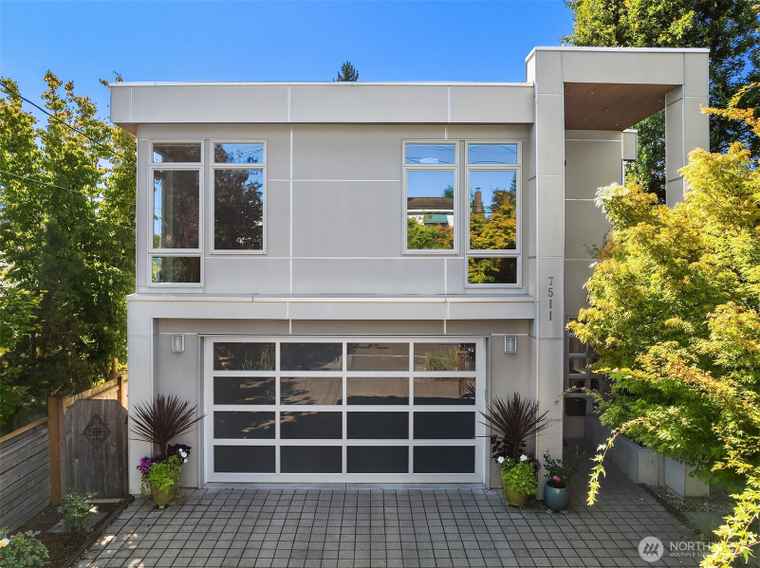 Photo of 7511 3rd Ave NW Seattle, WA 98117