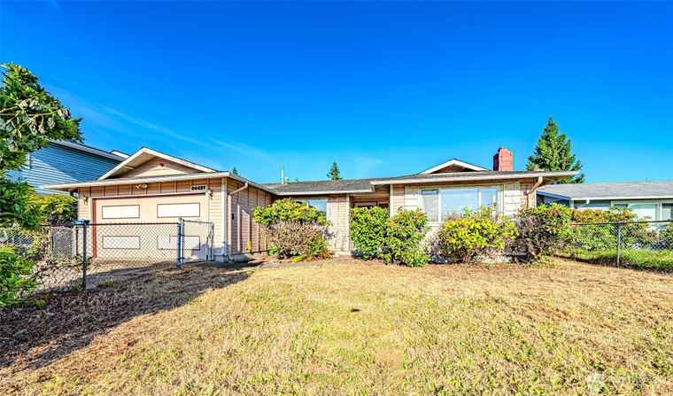 Photo of 24427 14th Ave S Des Moines, WA 98198