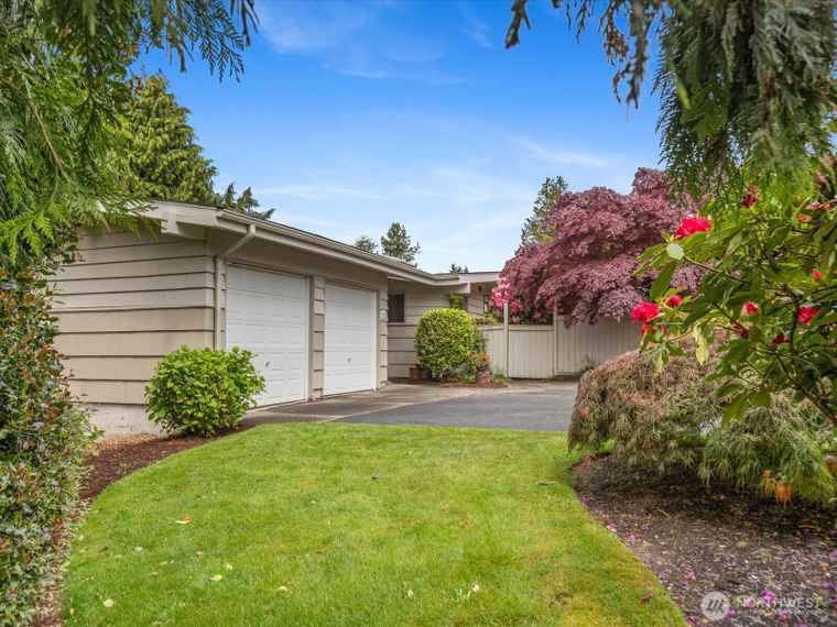 Photo of 8711 Bowdoin Way Edmonds, WA 98026