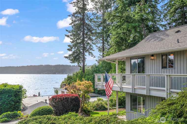 Photo of 12616 Burnham Dr #14 Gig Harbor, WA 98332