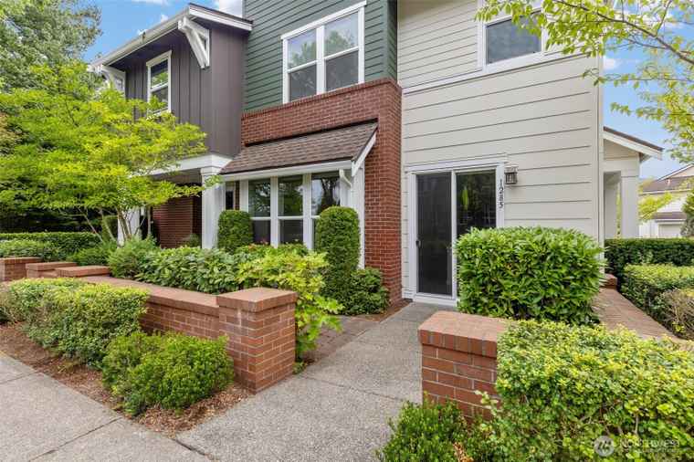 Photo of 1285 NE Park Dr Issaquah, WA 98029