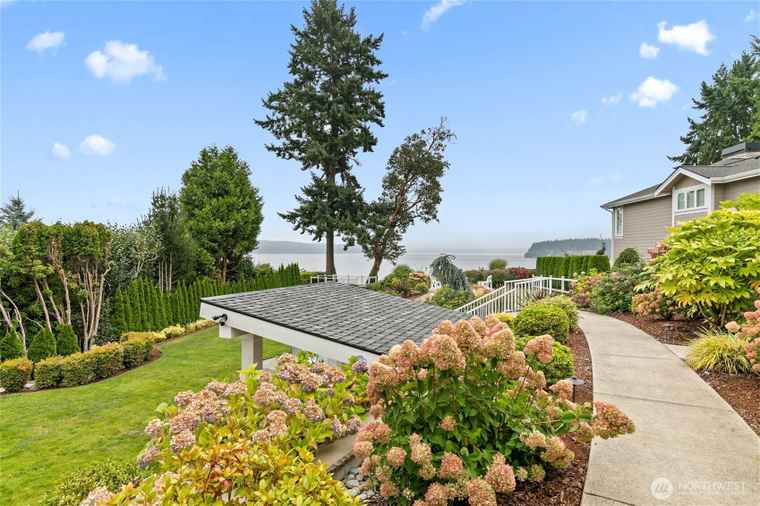 Photo of 7143 Grandview Pl #3 Gig Harbor, WA 98335