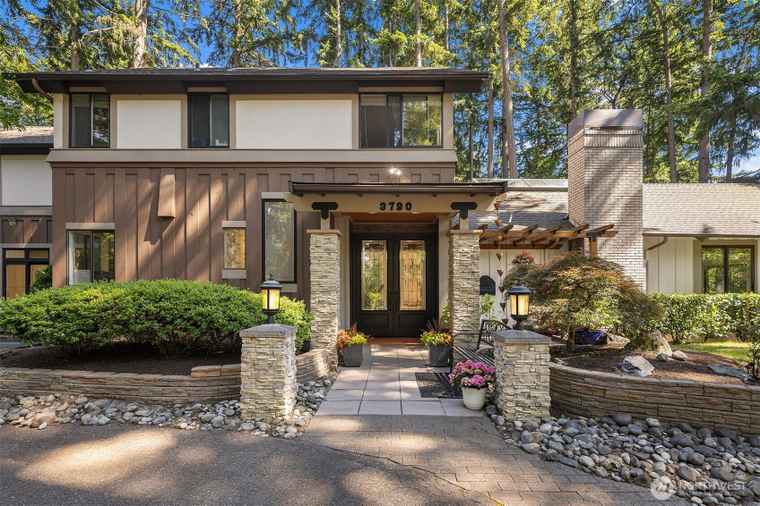 Photo of 3720 131st Ave NE Bellevue, WA 98005