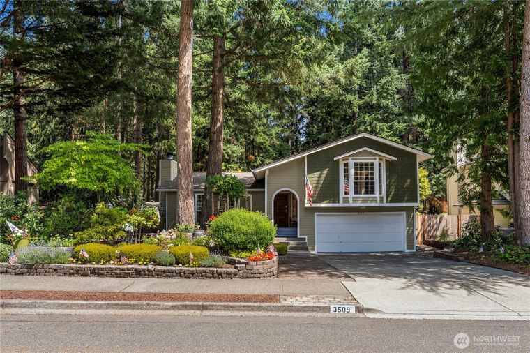 Photo of 3509 22nd St SE Puyallup, WA 98374