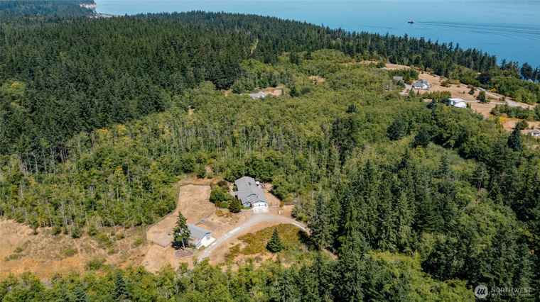 Photo of 421 Coddington Rd Coupeville, WA 98239
