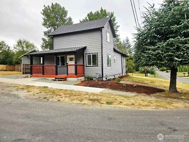 Photo of 841 NW Duffy St Chehalis, WA 98532