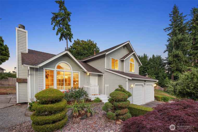 Photo of 558 Olympia Ave NE Renton, WA 98056