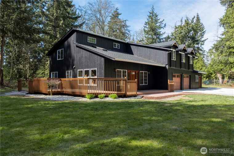 Photo of 435 Thumper Ln Camano Island, WA 98282