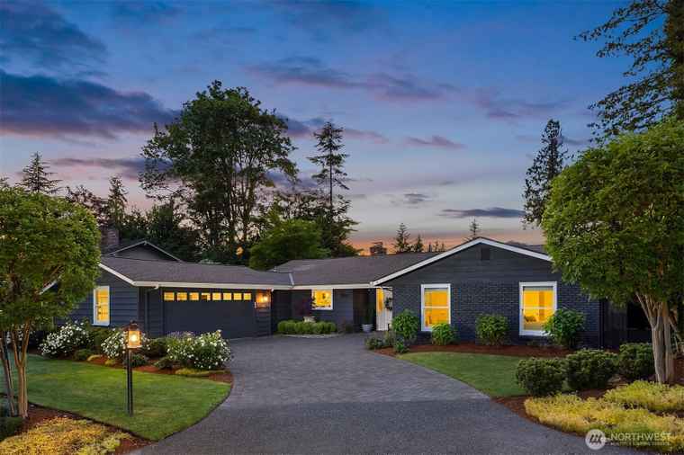 Photo of 7834 SE 75th Pl Mercer Island, WA 98040