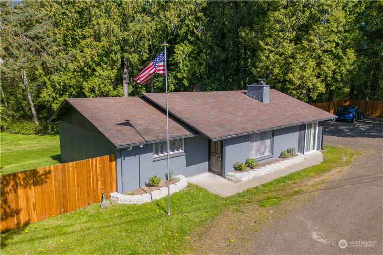 Photo of 10581 Old Frontier Rd NW Silverdale, WA 98383