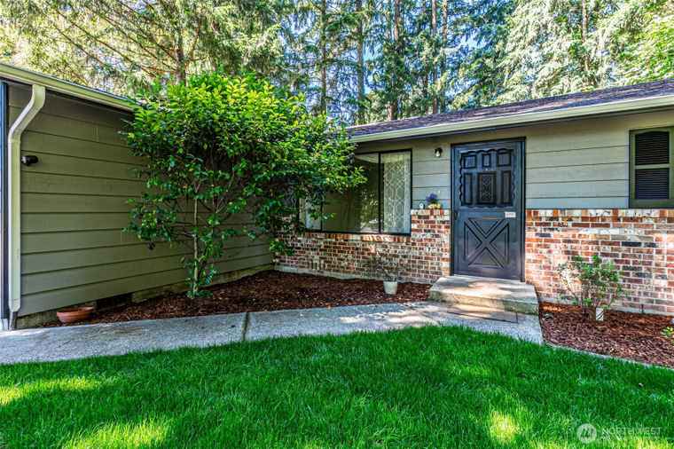 Photo of 9215 33rd St E Edgewood, WA 98371