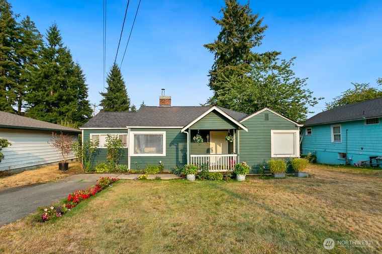 Photo of 6113 Rockefeller Ave Everett, WA 98203