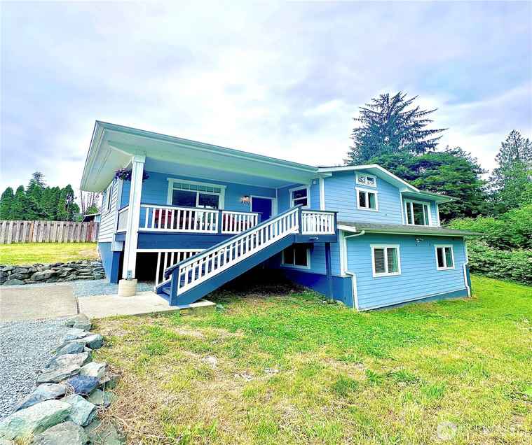 Photo of 300 Cascade Ave Granite Falls, WA 98252