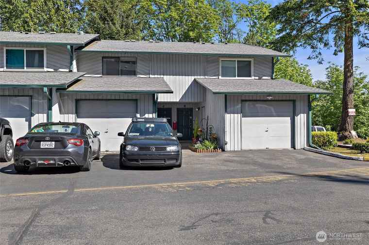 Photo of 4008 S 158th St Unit J Tukwila, WA 98188