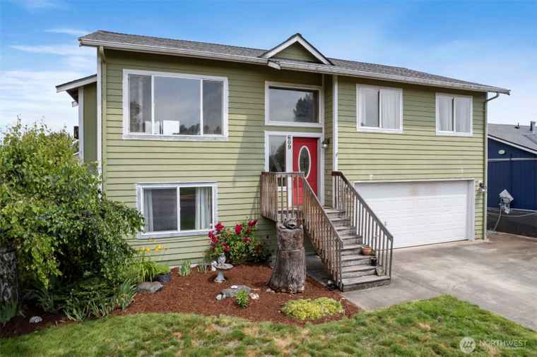 Photo of 609 Skinner Way SW Orting, WA 98360