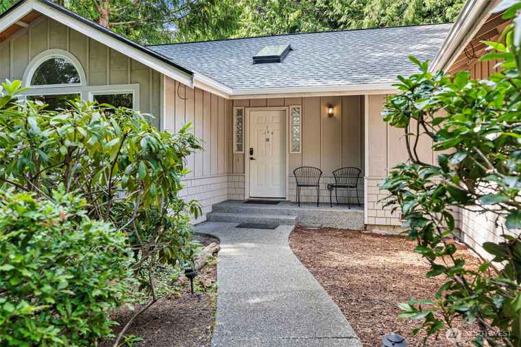 Photo of 43 Clipper Ln Port Ludlow, WA 98365