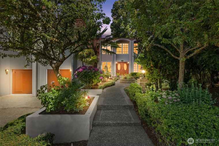 Photo of 16530 76th Ave W Edmonds, WA 98026