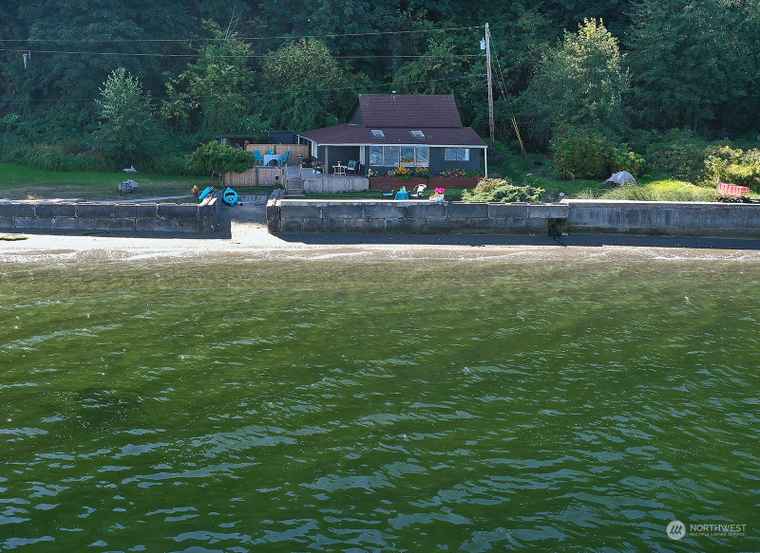 Photo of 6076 Brighton Boardwalk Clinton, WA 98236