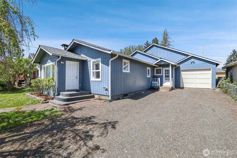 Photo of 940 E Cascade Ave Shelton, WA 98584