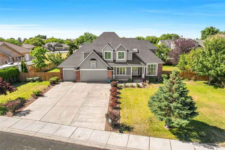 Photo of 609 S Lupine Dr Moses Lake, WA 98837