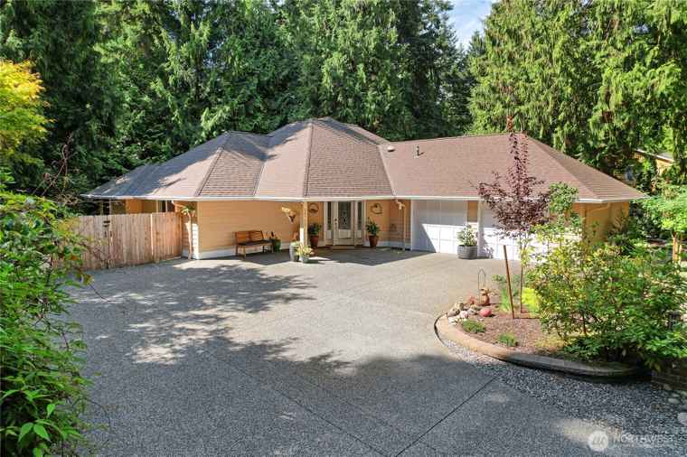 Photo of 26702 Ohio Ave NE Kingston, WA 98346