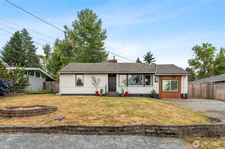Photo of 707 Avenue K Snohomish, WA 98290