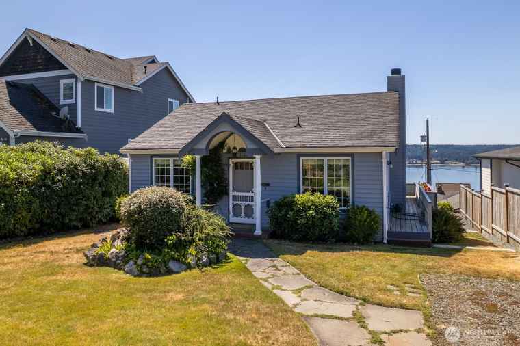 Photo of 3148 Tahoma Pl W University Place, WA 98466