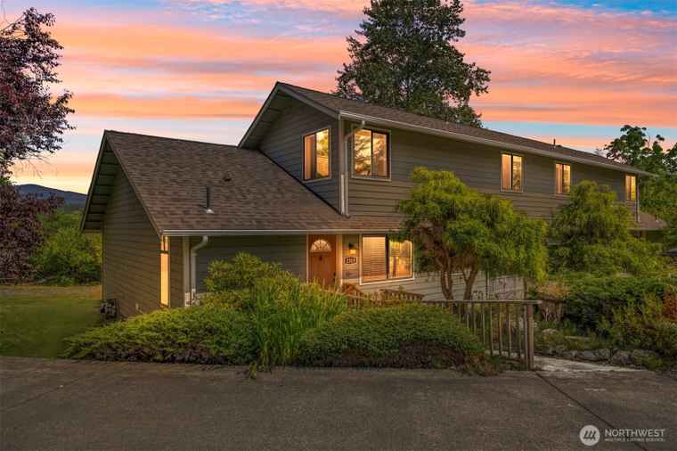 Photo of 2315 Fir St Bellingham, WA 98229