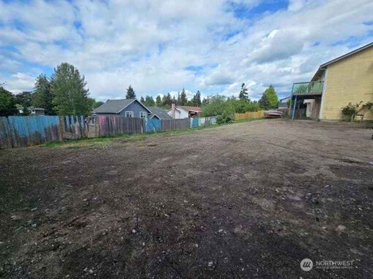 Photo of 2628 NE 5th Ct Renton, WA 98056