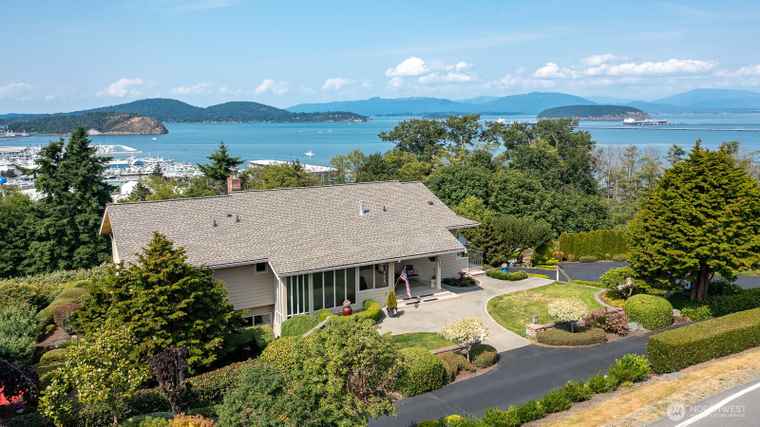Photo of 410 38th St Anacortes, WA 98221
