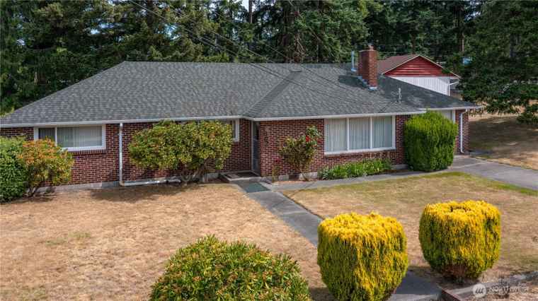 Photo of 1662 NE 5th Ave Oak Harbor, WA 98277