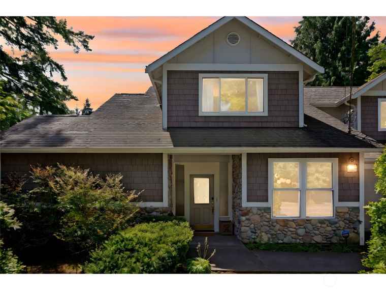 Photo of 7531 NE 155th St Kenmore, WA 98028