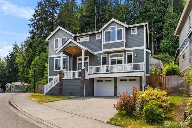 Photo of 15249 NE Woodland Pl Woodinville, WA 98072