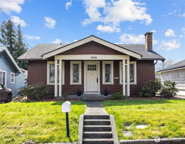 Photo of 1909 W 6th St Aberdeen, WA 98520