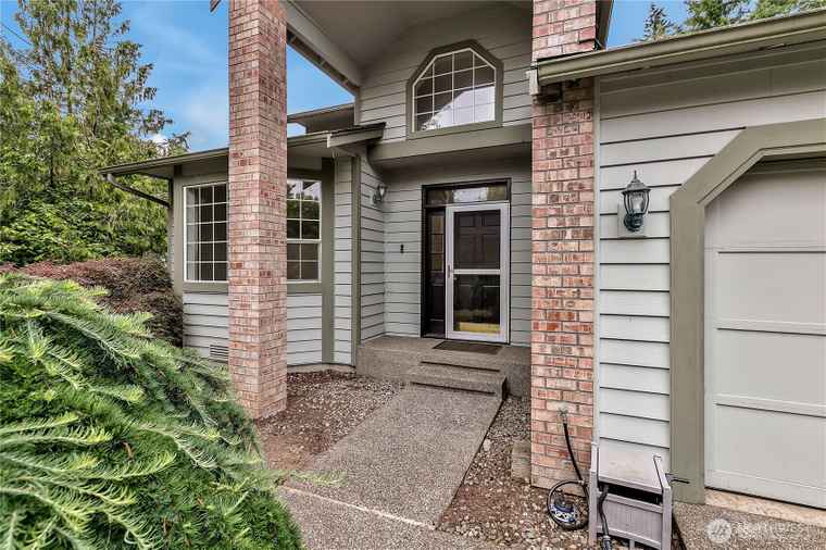 Photo of 28328 229th Ave SE Maple Valley, WA 98038