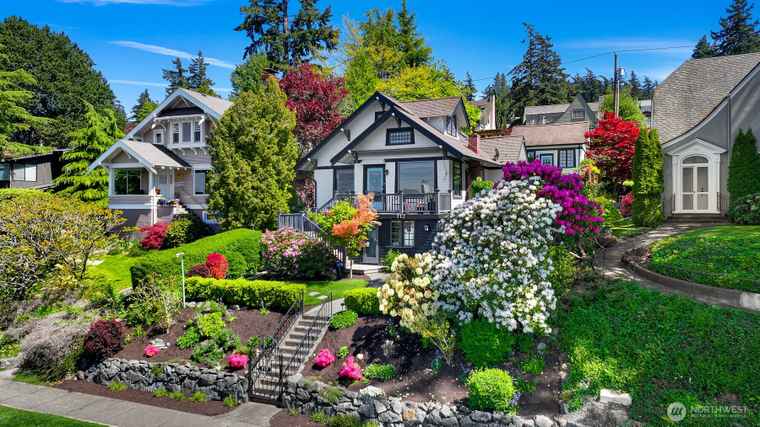 Photo of 717 15th St Bellingham, WA 98225