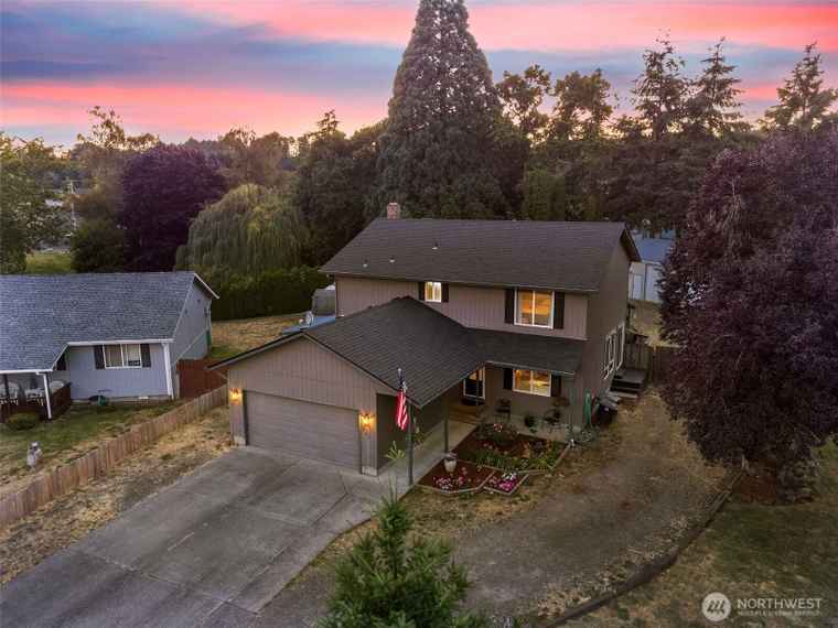 Photo of 1833 Hawthorne Ct Woodland, WA 98674