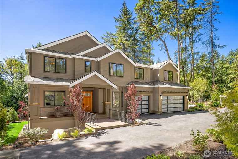 Photo of 4740 Rose Ave NE Bainbridge Island, WA 98110