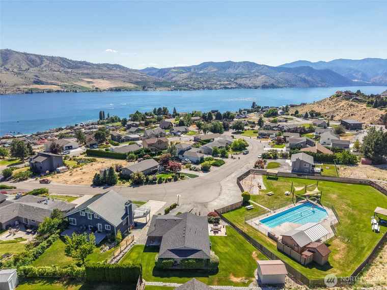 Photo of 115 Pyramid Pl Chelan, WA 98816
