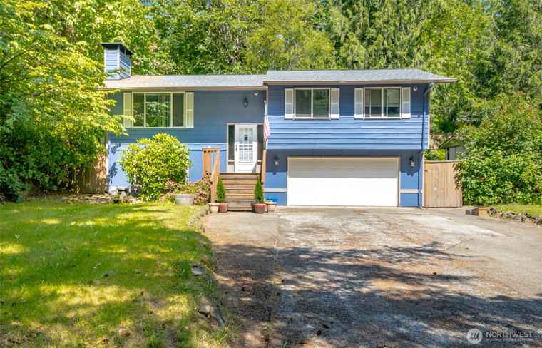 Photo of 2111 SW Silvan View Ct SW Olympia, WA 98512