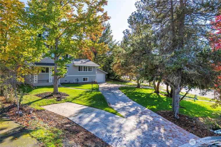 Photo of 1106 Starling St Steilacoom, WA 98388