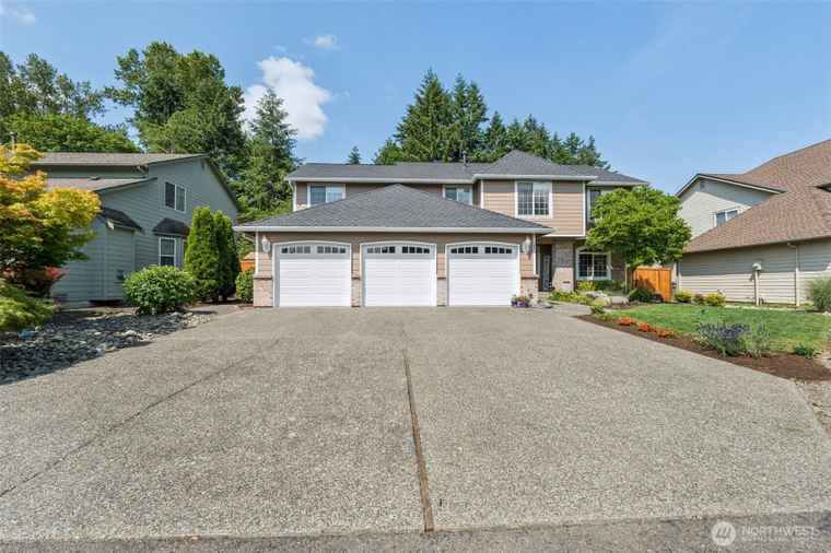 Photo of 15611 138th Pl SE Renton, WA 98058