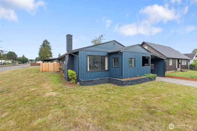 Photo of 1018 K St Centralia, WA 98531