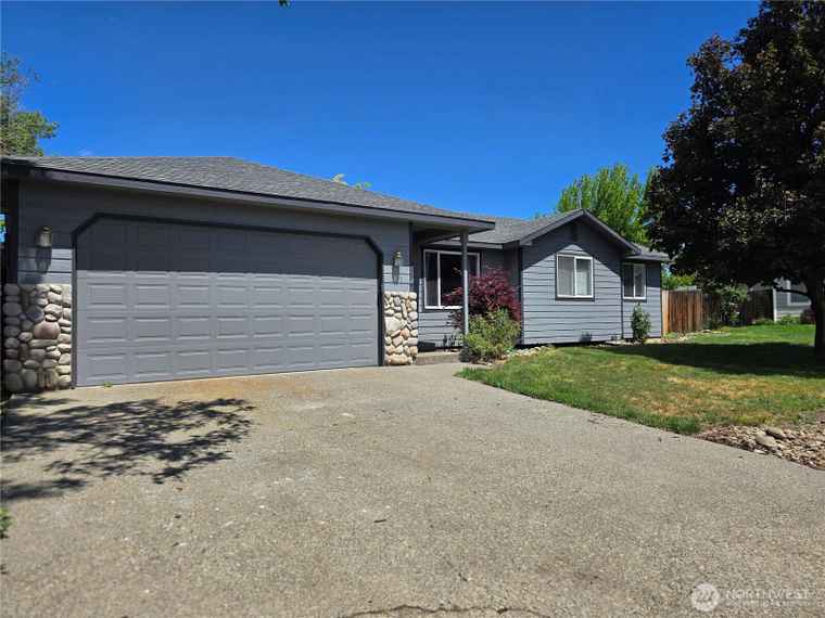Photo of 205 W Mt Baker Ct Ellensburg, WA 98926