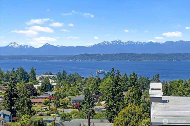 Photo of 1125 Vista Pl Edmonds, WA 98020
